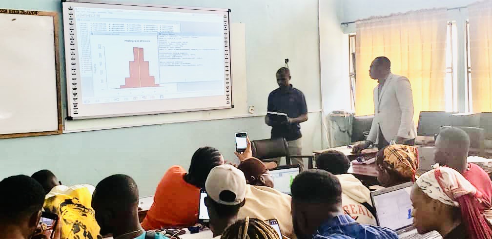 Photo of Dr Chris Nnanatu running a Geospatial Statistical Modelling in R workshop at Nnamdi Azikiwe University. Awka, Nigeria, 17 February 2023.