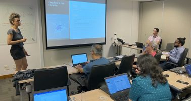 Edith Darin presenting at IBGE workshop 2022
