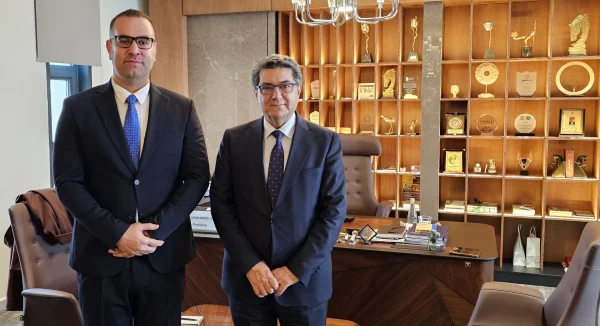 Photo of Dr Sarchil Qader with Dr Salahalddin Saeed the President of Komar University of Science and Technology